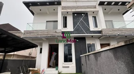 Neatly uses 4 bed | semi detached duplex | 5.5  Bath | Abraham Adesanya Ajah LEKKI Lagos | 110M