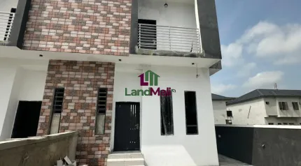 Specious 4 bedroom semi detached duplex with BQ