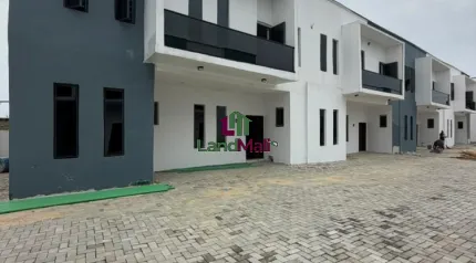 3 bedroom Terrace duplex with bq for rent Location olokonla 