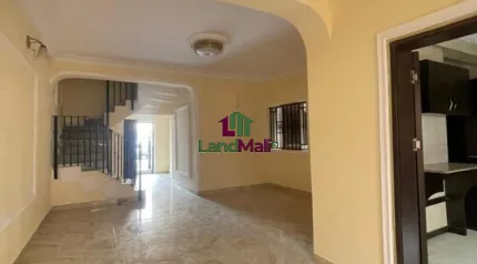 4bedroom terrace house well spacious standard with swimming pool in a secured environment in Lekki phase 1*     Family: Rent - N20pa 