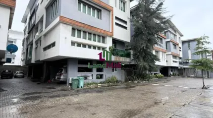4Bedroom Terrace Duplex With a Bq