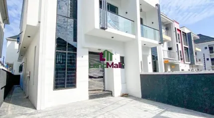 4BEDROOM WITH BQ  LOCATION ::::Ikota Gra 