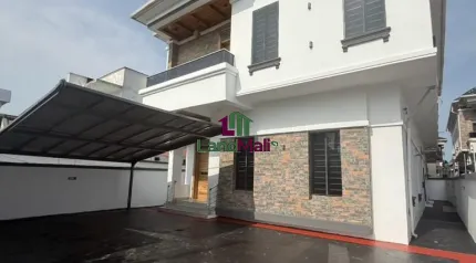 5 BEDROOM FULLY DETACHED HOME AVAILABLE FOR RENT!I’m 