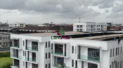 Fully serviced 2 bedroom apartment with a pool, central gas system and a gym in a gated and secured estate
