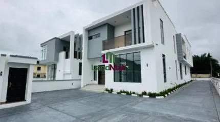 4 Bedroom fully detached duplex with bq with swimming pool