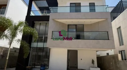 Luxury 6 Bedroom Fully Detached Duplex with Pool and Cinema