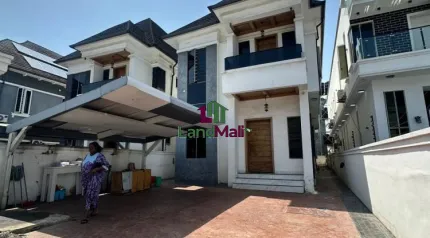 5 bedroom fully detached duplex with pool  Available for both commercial and residential  Commercial Rent: 20m for 2 years  