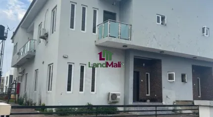 4bedroom semi detached duplex In Lake estate orchid road just after the round about 📍