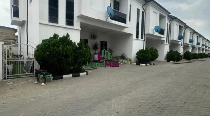 4 BEDROOM TERRACE  DUPLEX AVAILABLE FOR RENT