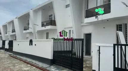 3bedroom terrace duplex    Location ikota   