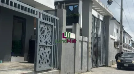 7 Units of Fully Serviced   5bedroom Terrace Duplex To let at Chevron.