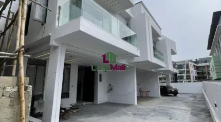 *3BEDROOM TERRACE DUPLEX FOR SALE*