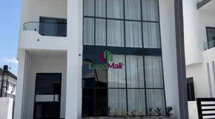 BRAND NEW 4 BEDROOM FULLY DETACHED DUPLEX