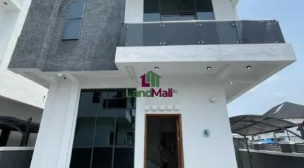 4 BEDROOM FULLY DETACHED DUPLEX WITH BQ
