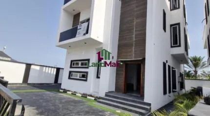 5 bedroom fully detached with bq
