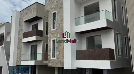 Standard 5 Bedroom Detached in Ikoyi with Study Room, Mini Lounge , Swimming Pool and bq  📍Location: Ikoyi  💰Price: N1.75B