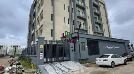 Luxurious fully serviced 1/2 Bedroom Apartment with pool, gym and water treatment