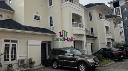TO LET || Well maintained 4 bedroom terrace with bq and swimming pool  Location : ONIRU / VICTORIA ISLAND