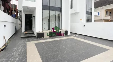 5 Bedroom Fully Detached Duplex