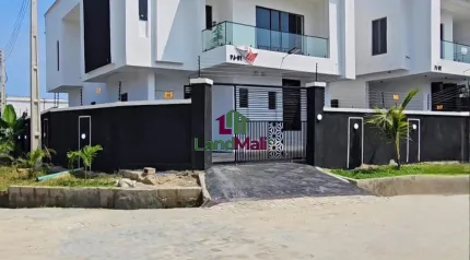 5 Bedroom fully detached duplex