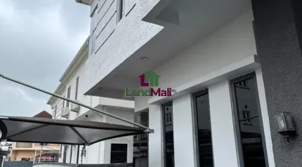 SELF SERVICED UNFURNISHED FULLY DETACHED 5BEDROOM DUPLEX WITH A BQ & SECURITY HOUSE IN BERA ESTATE, OFF CHEVRON DRIVE , CHEVRON LEKKI