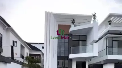 CHEVRON TOLL GATE LEKKI | 5 BED | N480M ASKING  CONTEMPORARY 5 BEDROOM FULLY DETACHED DUPLEX WITH SWIMMING POOL, GYM ROOM, AMPLE PARKING SPACE, BQ FOR SALE