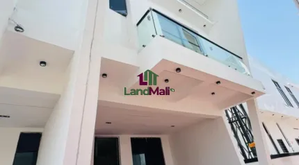 3 BED || 150 MLLION ||  IKOTA , LEKKI, LAGOS.