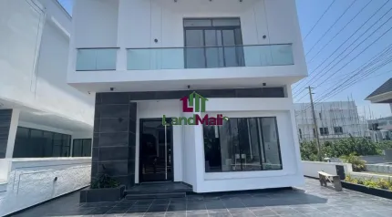 Contemporary 5 Bedroom Fully  Detached Duplex with Bq, Pool, Box Room, Smart Home Features etc For Sale