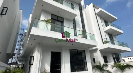 5 bedroom Fully detached duplex with BQ