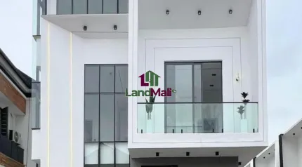 📍IKOTA LEKKI | 5 BED | N450M📌 5 BEDROOM FULLY DETACHED@HOME WITH SWIMMING POOL FOR SALE