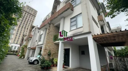 4 bedroom townhouse with an attic and bq.  Mekunwen Road, Ikoyi.