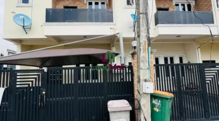  4 Bedroom fully furnished terrace duplex.