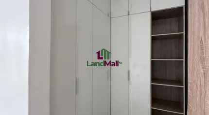 Single room upstairs  available for rent in a shared apartment 