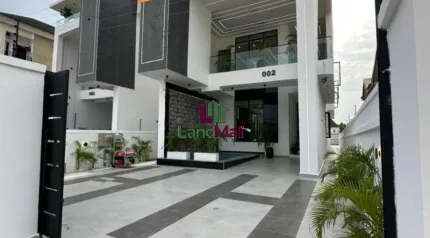 LUXURY 5BEDROOM FULLY DETACHED DUPLEX FOR SALE.