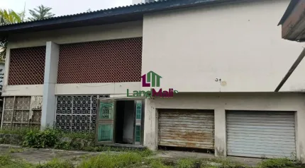 FOR  LONG LEASE.   Location:   Victoria Island  A 5 bedroom semi detached house with bq on sitting on 1200 SQM