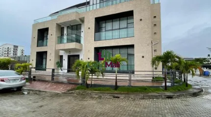 5 BEDROOM FULLY DETACHED DUPLEX WITH SWIMMING POOL AND CINEMA AT IKATE LEKKI LAGOS FOR SALE 