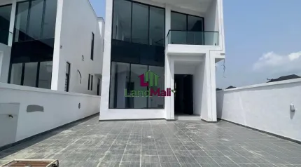 SALES ALERT* EXQUISITELY FINISHED LUXURY 5 BEDROOM FULLY DETACHED DUPLEX WITH , SWIMMING POOL AND BQ  Location Chevron Toll Gate , Lekki, Lagos  Price:  N450M