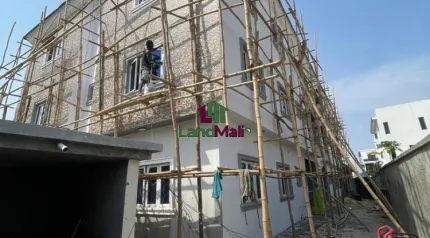 3 BEDROOM SPACIOUS FLAT AT NEW ROAD LEKKI LAGOS