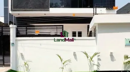 📍IKOTA LEKKI | 5 BED | N410M CONTEMPORARY DESIGNED 5 BEDROOM FULLY DETACHED DUPLEX WITH A CINEMA, WINE BAR, AMPLE PARKING SPACE. BQ FOR SALE