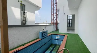 LUXURY 5BEDROOM FULLY DETACHED DUPLEX FOR SALE