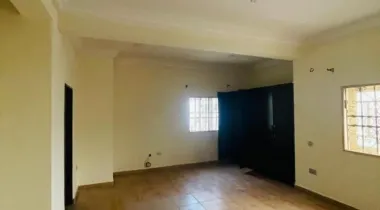 3 bedroom flat  Upstairs