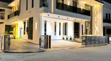 EXQUISITELY FINISHED LUXURY 5 BEDROOM FULLY DETACHED DUPLEX WITH ROOFTOP TERRACE, CINEMA, SWIMMING POOL, GYM  AND BQ*