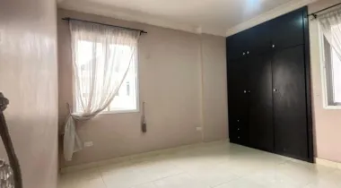 PROPERTY TYPE:* 3 Bedroom apartment: