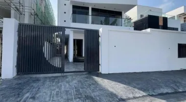 Sales Alert* 5bedroom fully detached with bq