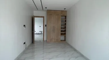 SPACIOUS 2 BEDROOM APARTMENT WITH ELEVATOR LOCATED AT LEKKI PHASE 1 LAGOS FOR SALE