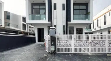 SPACIOUS 4 BEDROOM SEMI DETACHED DUPLEX AT IKOTA LEKKI LAGOS FOR SALE