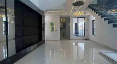 SALES ALERT* EXQUISITELY FINISHED LUXURY 5 BEDROOM FULLY DETACHED DUPLEX WITH , SWIMMING POOL AND BQ  Location Chevron Toll Gate , Lekki, Lagos  Price:  N450M