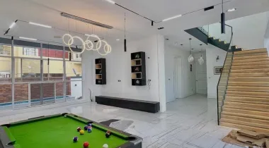 6 Bedroom Fully Detached Duplex