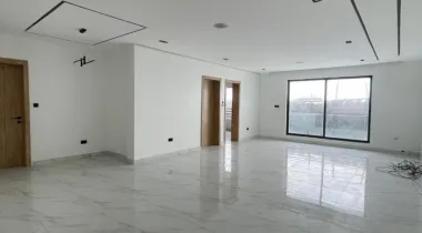 SPACIOUS 2 BEDROOM APARTMENT WITH ELEVATOR LOCATED AT LEKKI PHASE 1 LAGOS FOR SALE