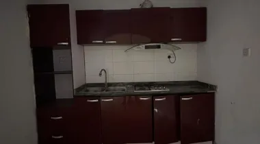 2 bedroom flat ground floor
